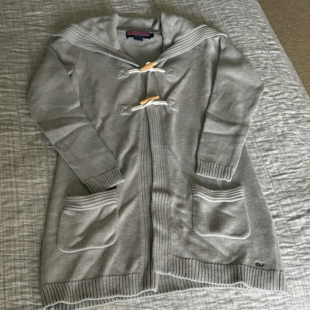 Vineyard Vines Gray Women's Sweater with Toggle Closures